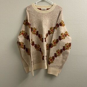 Women’s plus size sweater with pattern